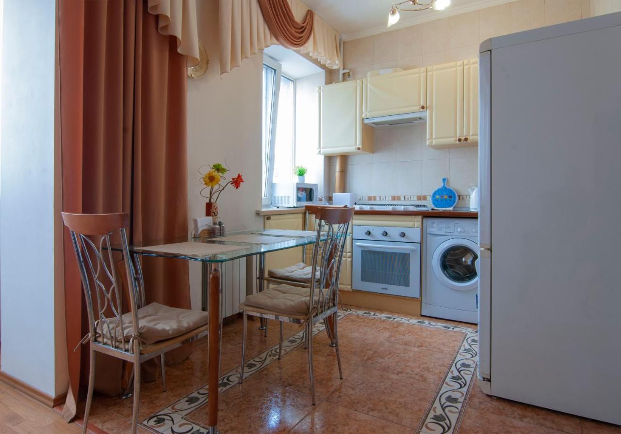 Home Hotel Apartments On Khreshchatyk Area Kiev Bagian luar foto