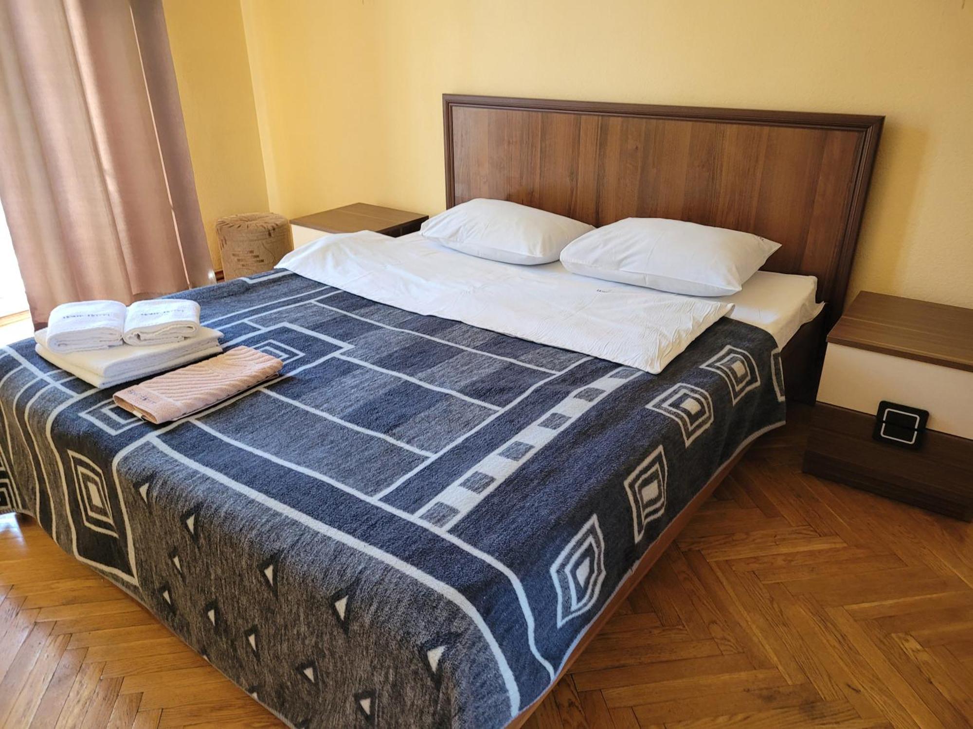 Home Hotel Apartments On Khreshchatyk Area Kiev Bagian luar foto