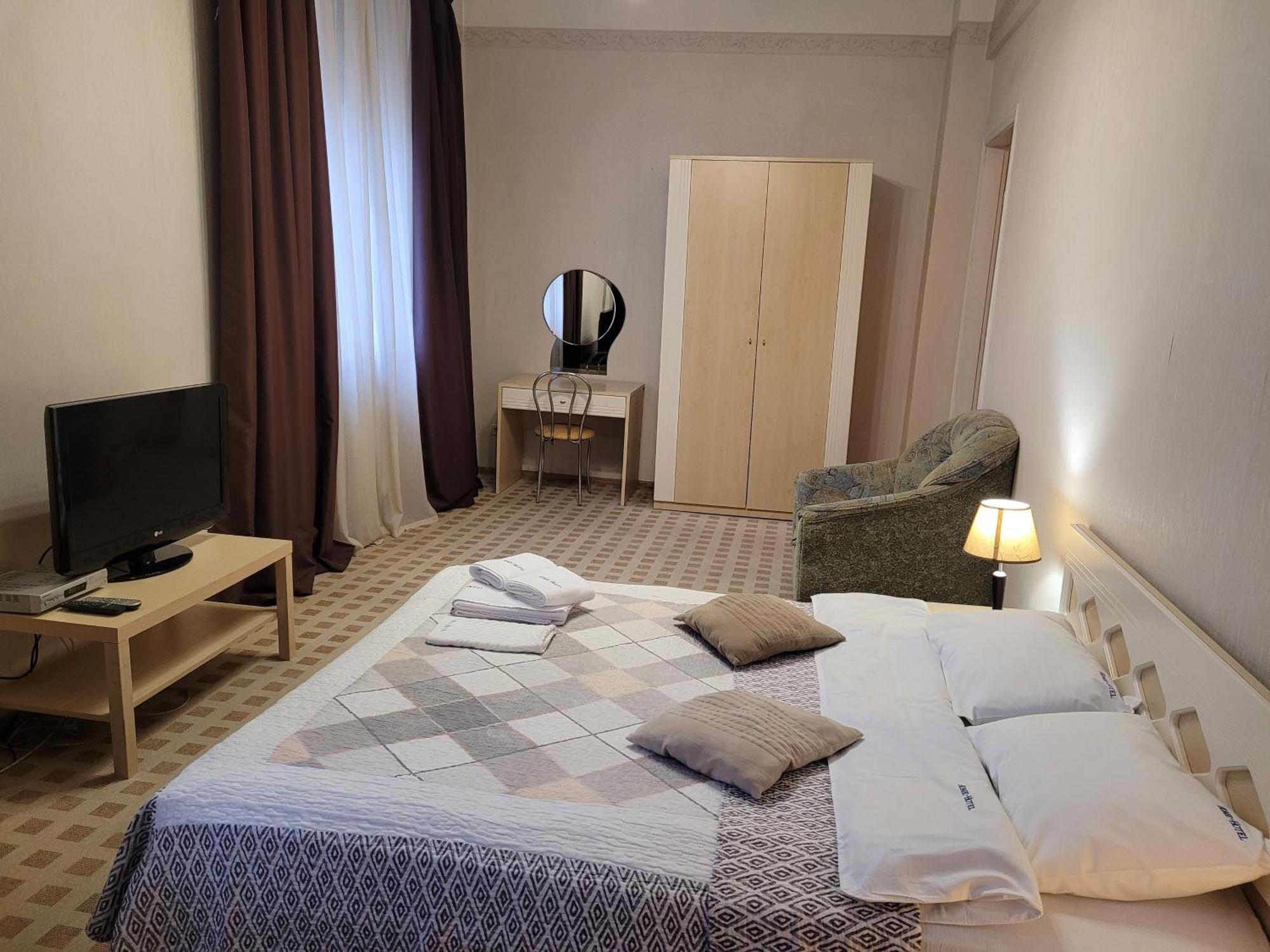 Home Hotel Apartments On Khreshchatyk Area Kiev Bagian luar foto