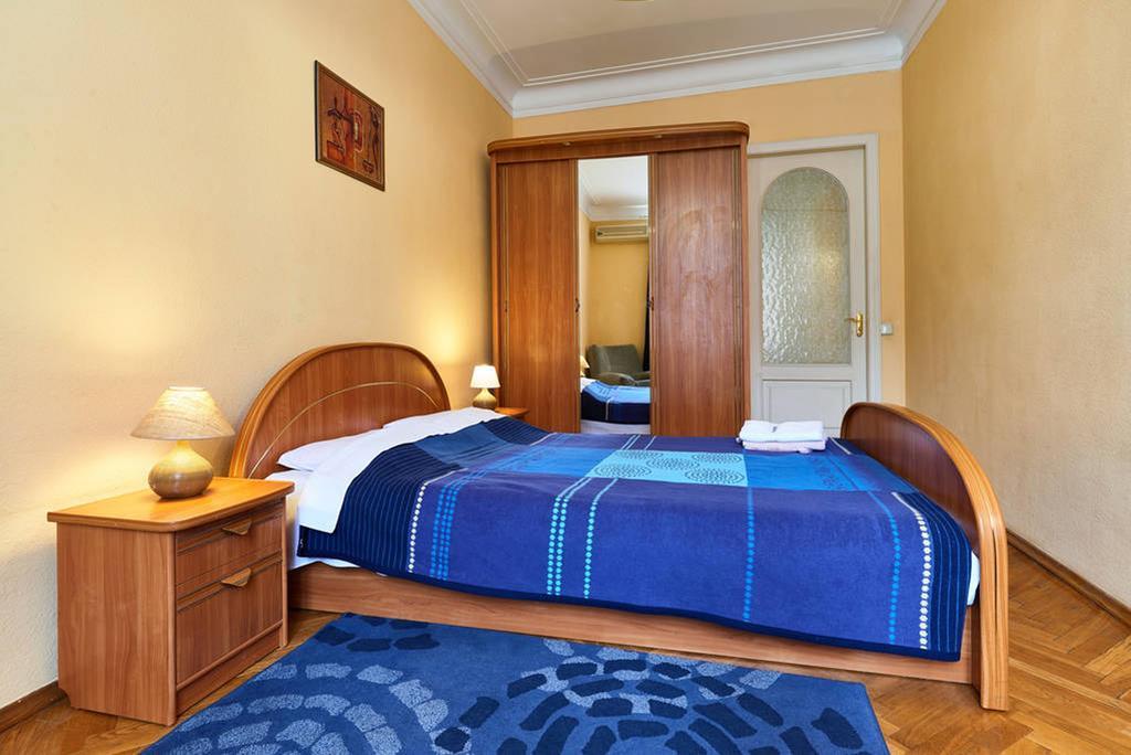 Home Hotel Apartments On Khreshchatyk Area Kiev Bagian luar foto