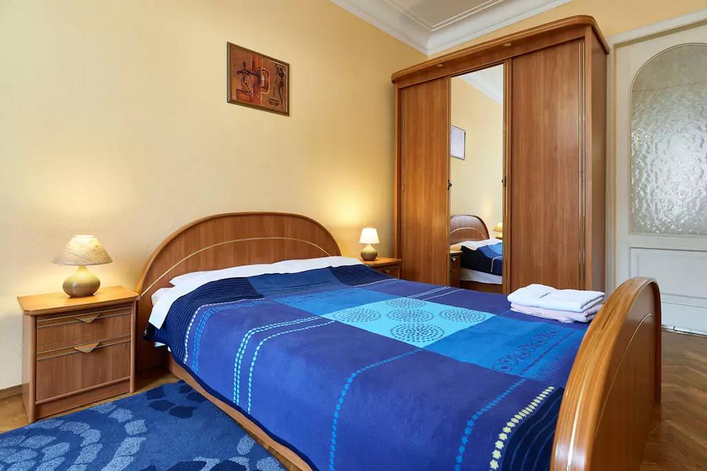 Home Hotel Apartments On Khreshchatyk Area Kiev Bagian luar foto