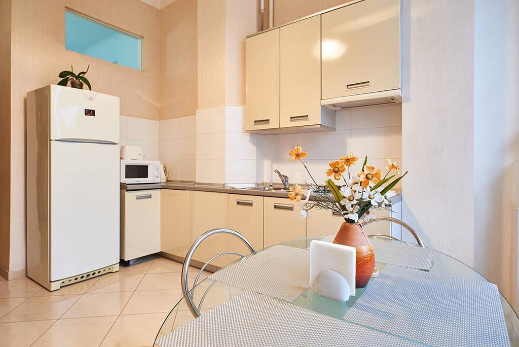 Home Hotel Apartments On Khreshchatyk Area Kiev Bagian luar foto