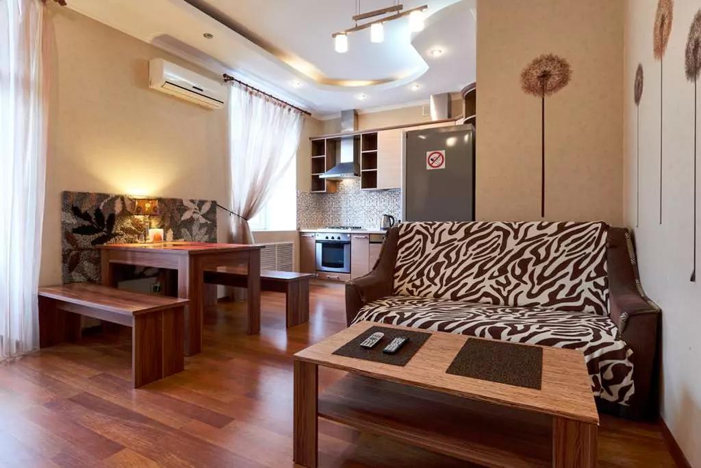 Home Hotel Apartments On Khreshchatyk Area Kiev Bagian luar foto