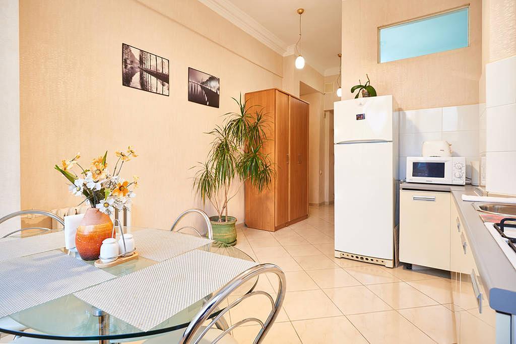 Home Hotel Apartments On Khreshchatyk Area Kiev Bagian luar foto