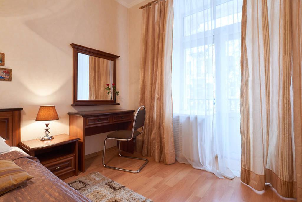 Home Hotel Apartments On Khreshchatyk Area Kiev Bagian luar foto