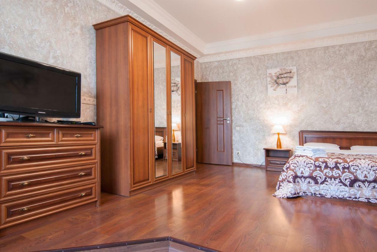 Home Hotel Apartments On Khreshchatyk Area Kiev Bagian luar foto
